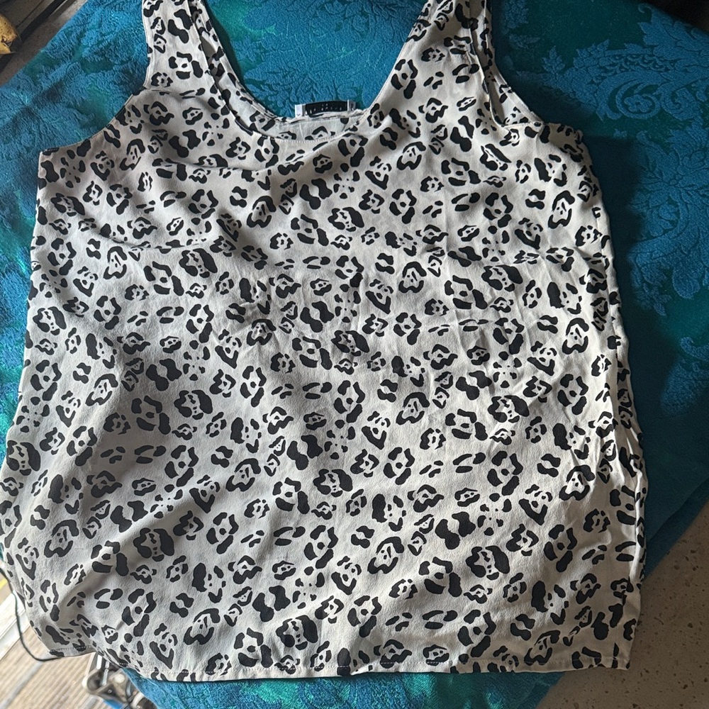Equipment Black and White Leopard Print Tank Top S 100%Silk
